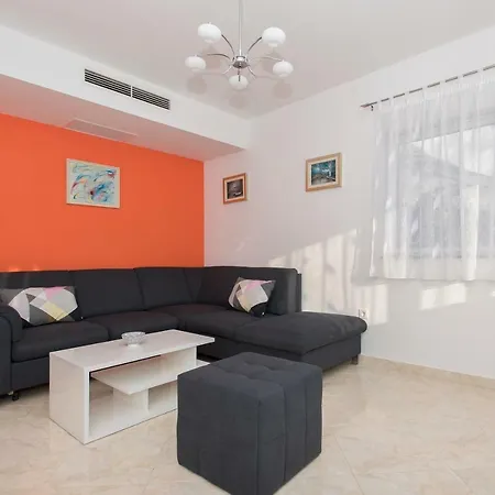 Buba/maslina Apartment *