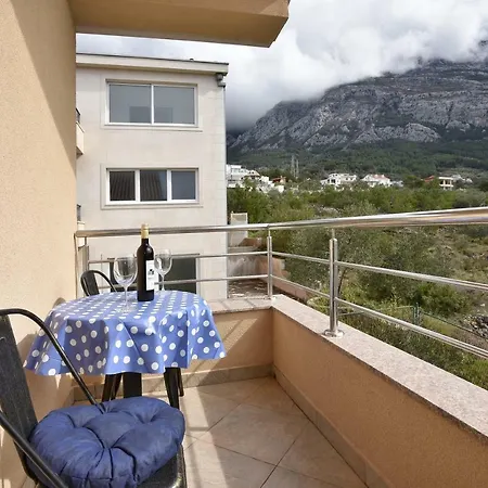 Buba/maslina Apartment Makarska