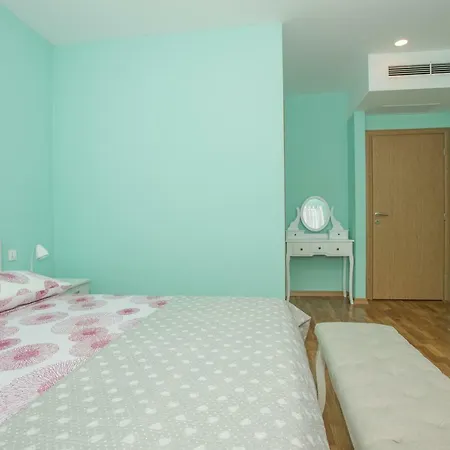 Buba/maslina Apartment Makarska